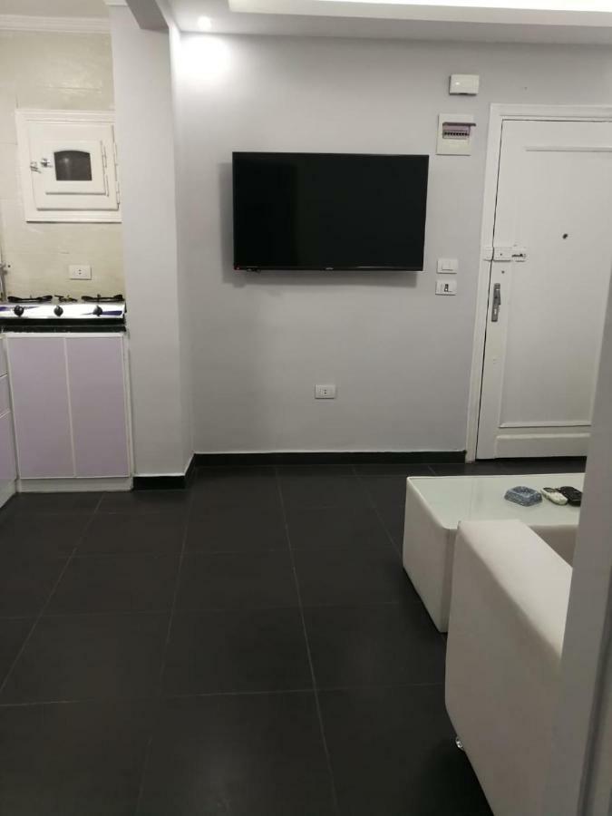 Lovely Apartment With Side Sea View Located In The Heart Of The Alexandria Exterior photo