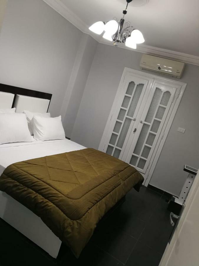 Lovely Apartment With Side Sea View Located In The Heart Of The Alexandria Exterior photo